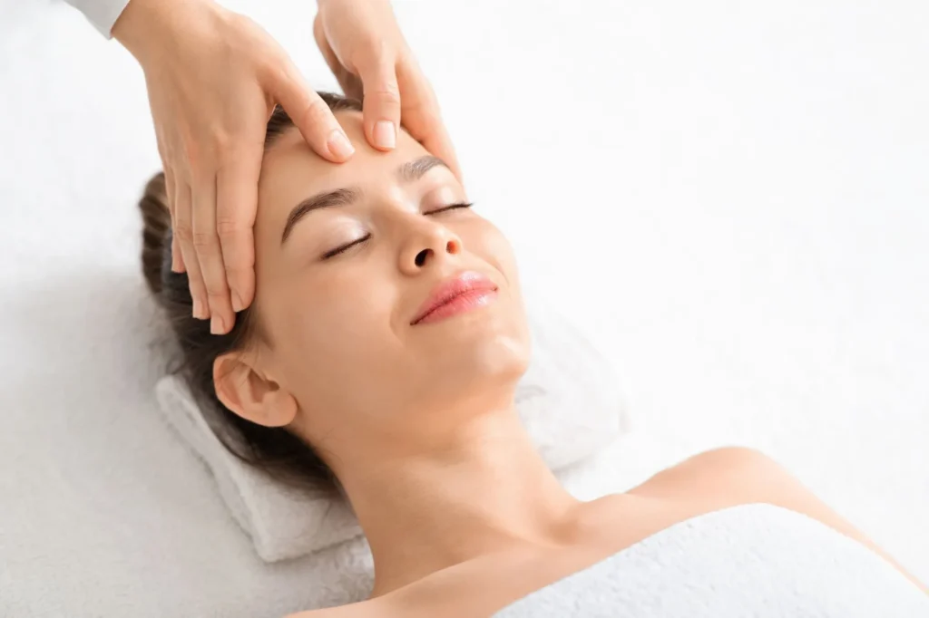 Acupressure massage at Yingtang Point